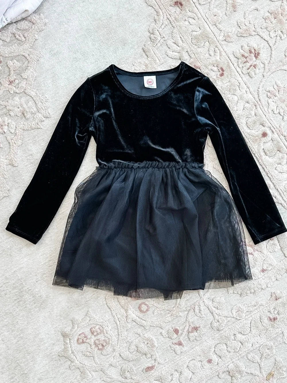 Black Velvet Dress 4/5